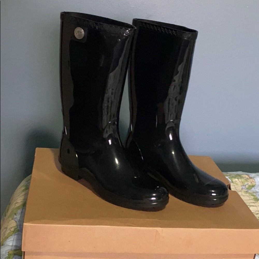 Uggs rain boots